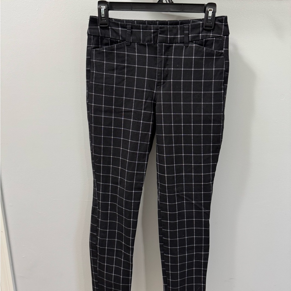 Old Navy Black and White Skinny Pants with Grid Pattern